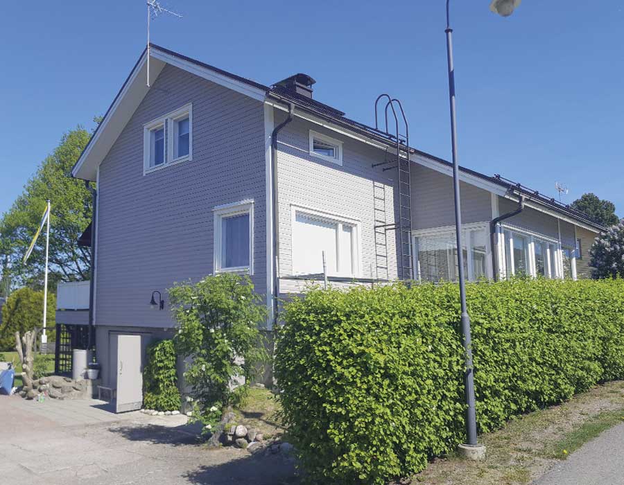 Omakotitalon julkisivuremontti.
