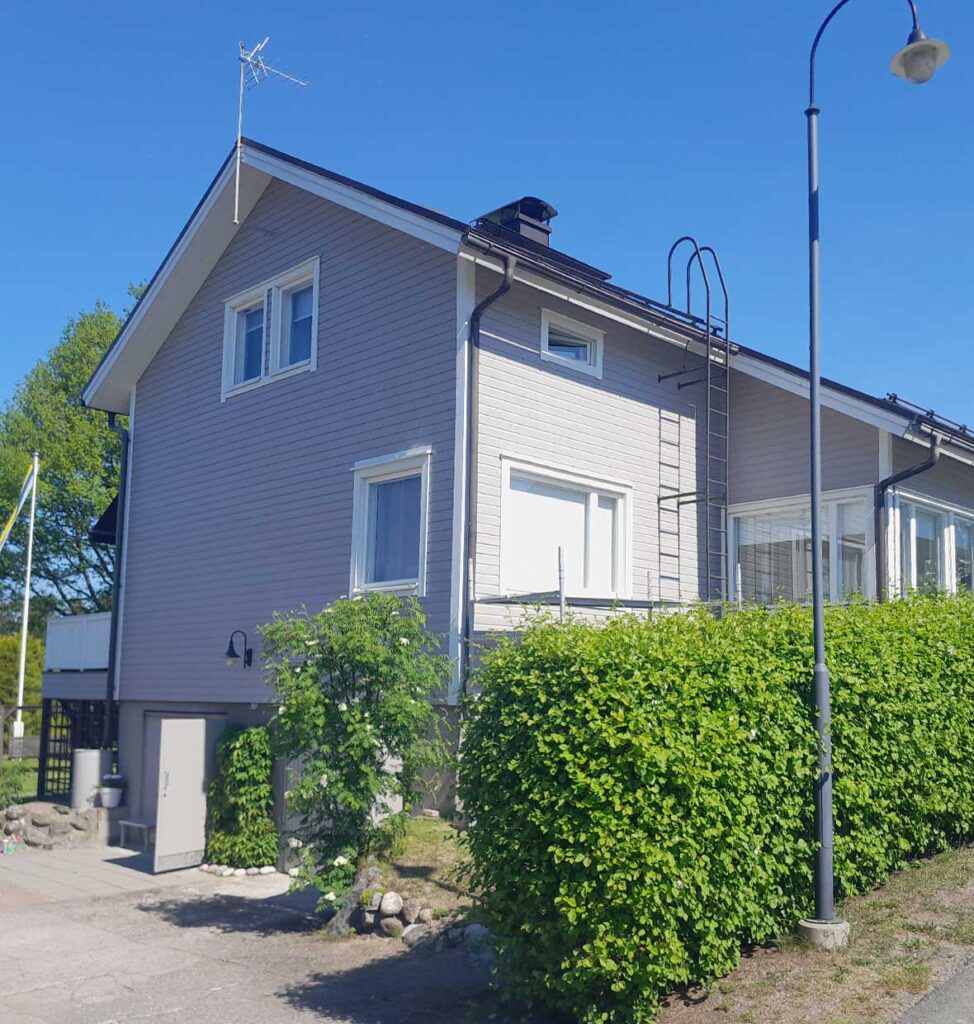 Rakennuspalvelu Åkermarckin toteuttama julkisivuremontti.